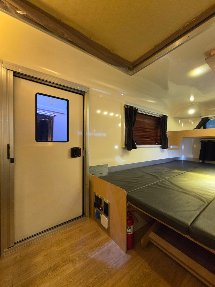 블루밴 미니 팝업 카라반 / 1100만원 => 1000만원 / 눈물의 가격인하!! 소형 견인면허X 사계절 캠핑 이미지