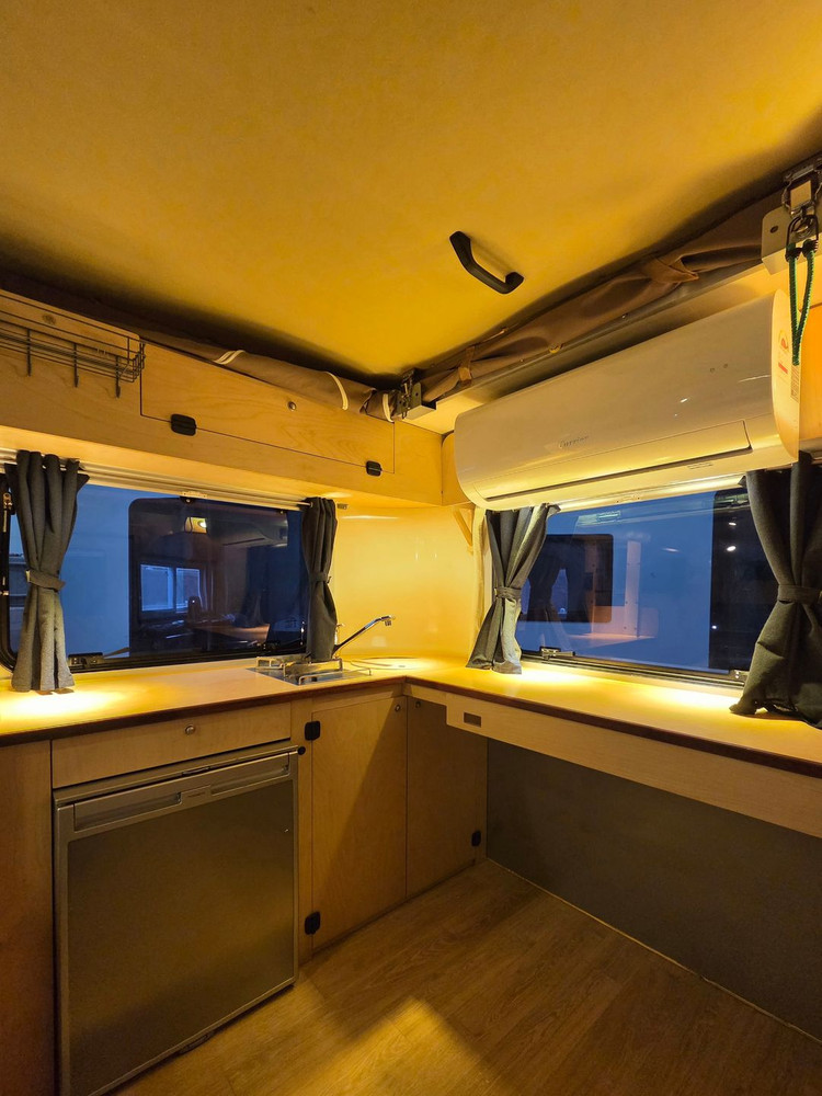 블루밴 미니 팝업 카라반 / 1100만원 => 1000만원 / 눈물의 가격인하!! 소형 견인면허X 사계절 캠핑 이미지