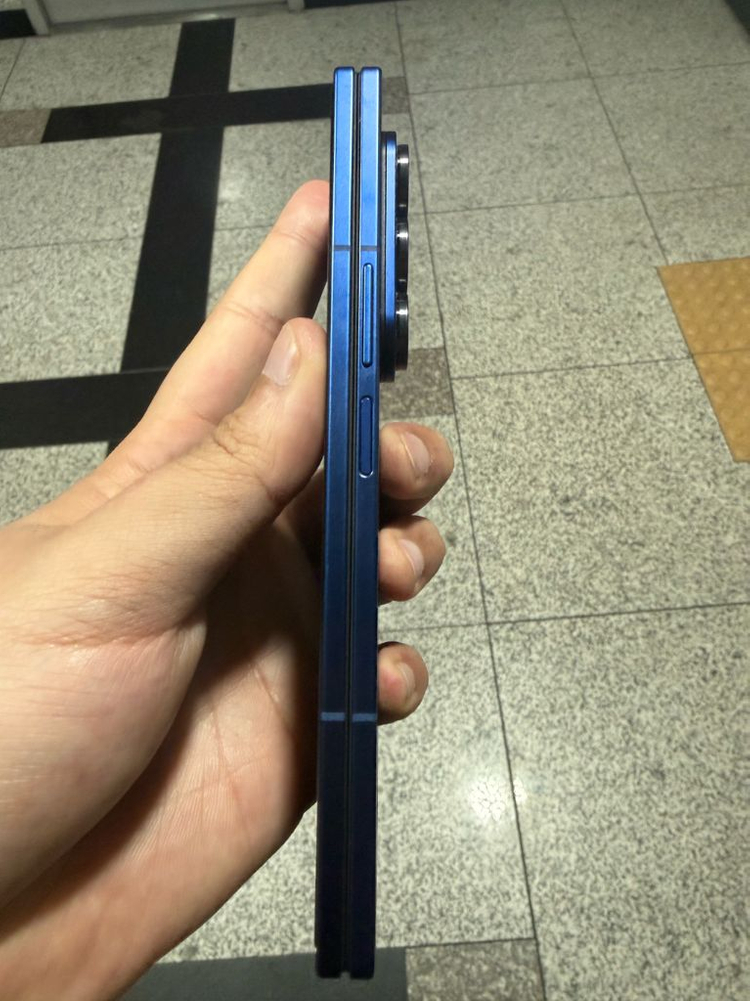 폴더블 스마트폰 512GB--2