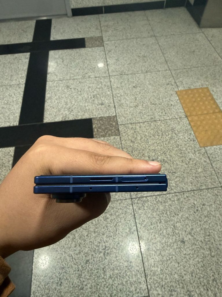 폴더블 스마트폰 512GB--5