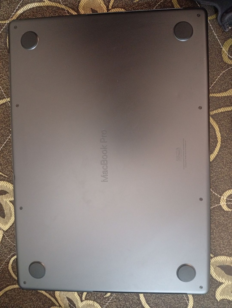 MacBook Pro 14 램16GB 메모리 512GB 이미지