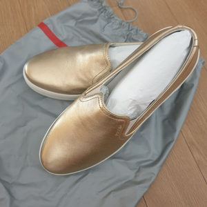 초특가 프라다 정품 스니커즈