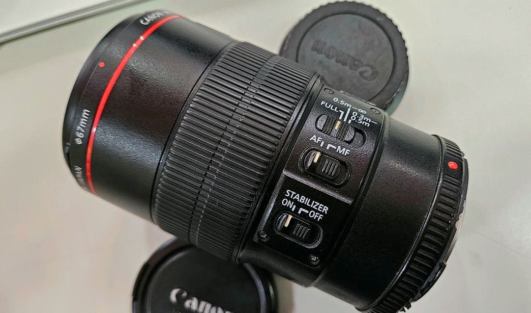 캐논 EF 100mm F2.8L MACRO IS USM 백마엘 백마크로 이미지