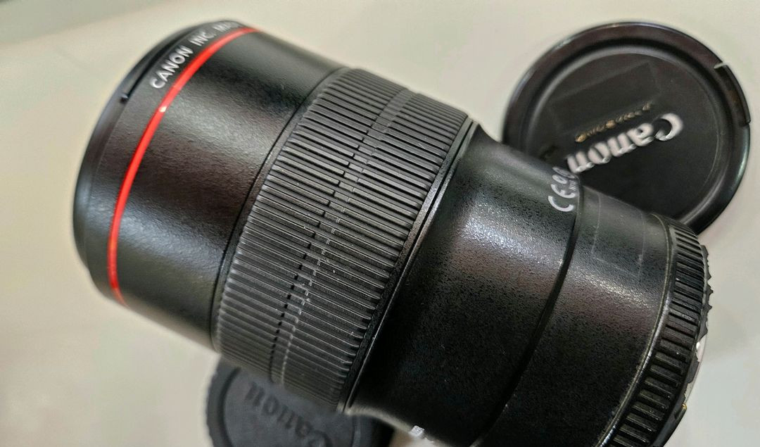 캐논 EF 100mm F2.8L MACRO IS USM 백마엘 백마크로 이미지