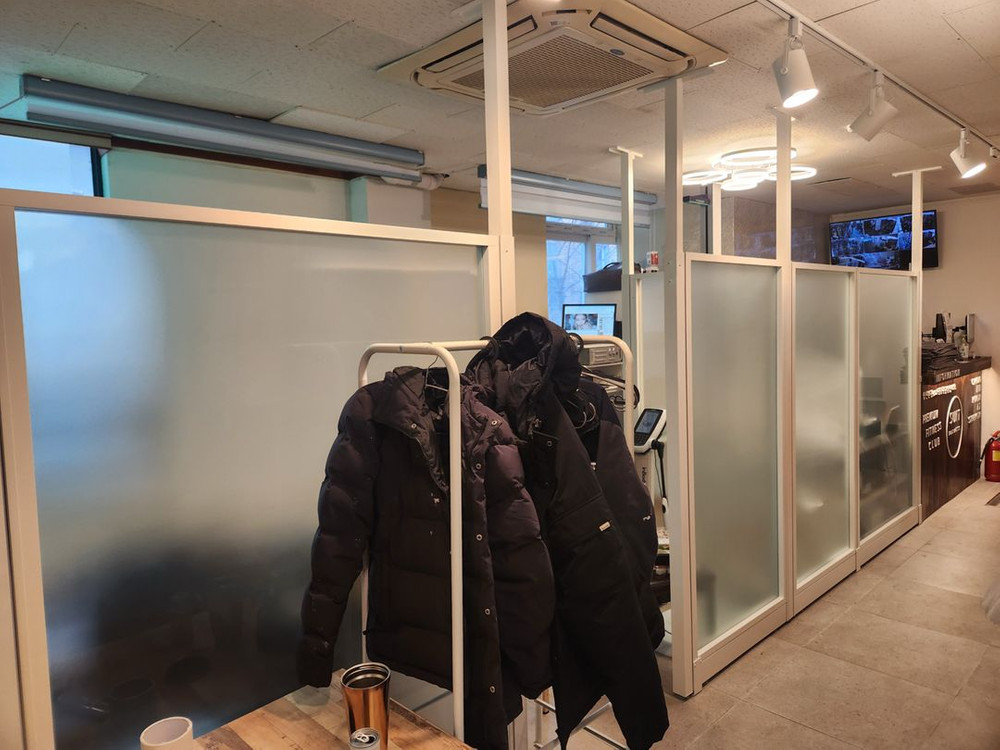 강화유리 파티션 이미지