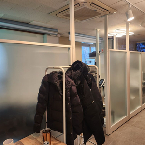 강화유리 파티션 이미지