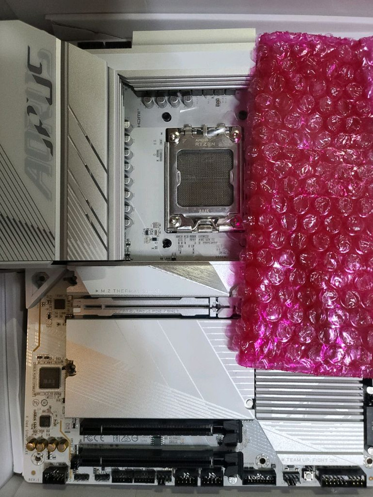 기가바이트 X670E AORUS PRO X 메인보드 (박스풀 / 상태좋음)--1