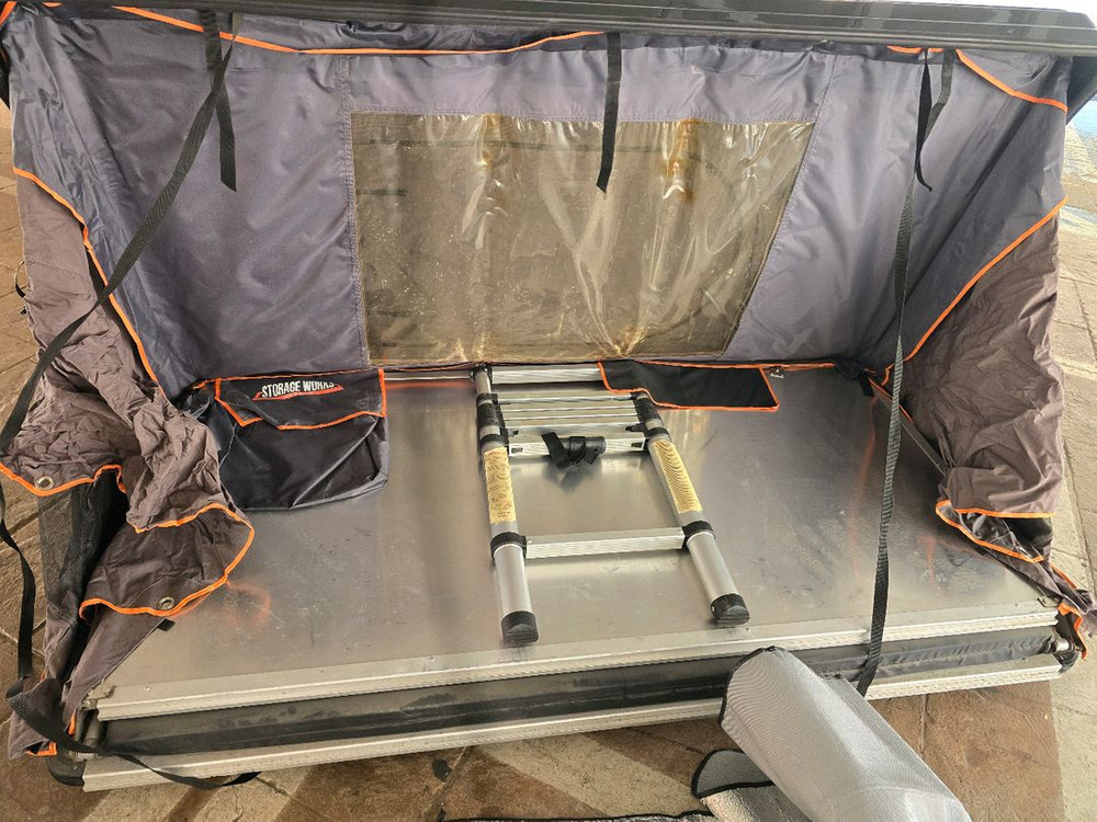 캠핑용 루프탑텐트 이미지