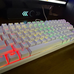 에이투 유선 텐키리스 기계식 게이밍 키보드 (적축) 이미지