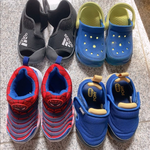 유아 신발 150사이즈 4켤레 (아디다스, 크록스, 스파이더맨, 포니)