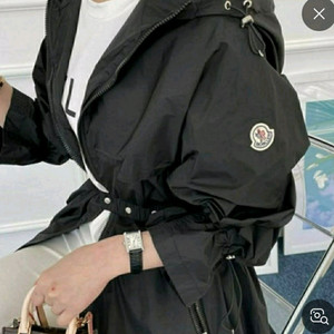 몽클레어 바람막이 블랙 1 새상품