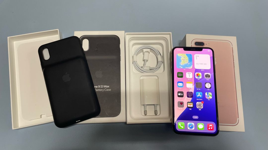 아이폰xs max ,256기가,정품 스마트배터리 케이스 포함인스타 감성 사진찍기 좋음모든기능 정상배터리 71프로상태--0