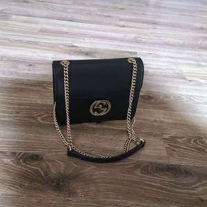 구찌 인터로킹 스몰 체인백 크로스백 체인스트랩테수토호보백버킷백백팩복조리구찌루이비통에르메스샤넬디올셀린느발렌시아가마르지 이미지