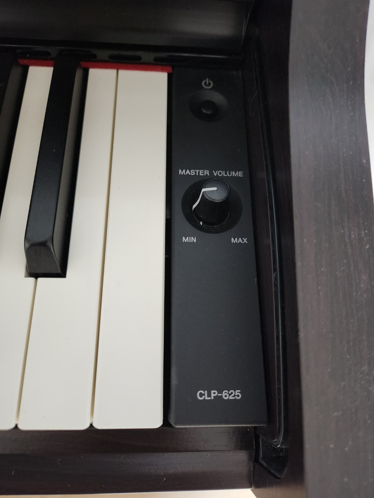 야마하 디지털피아노 CLP-625 이미지