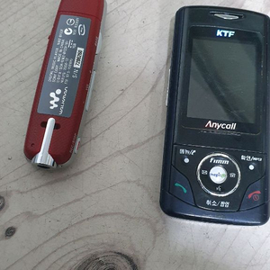 워크맨 MP3 플레이어 & 피처폰 고대유물 수집 이미지