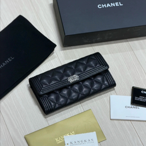 샤넬 보이플랩 장지갑 이미지