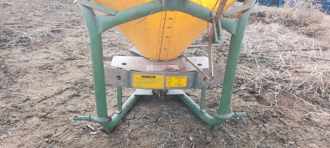 청송농기 트랙터 비료 살포기 오늘만 싸게팜.--3