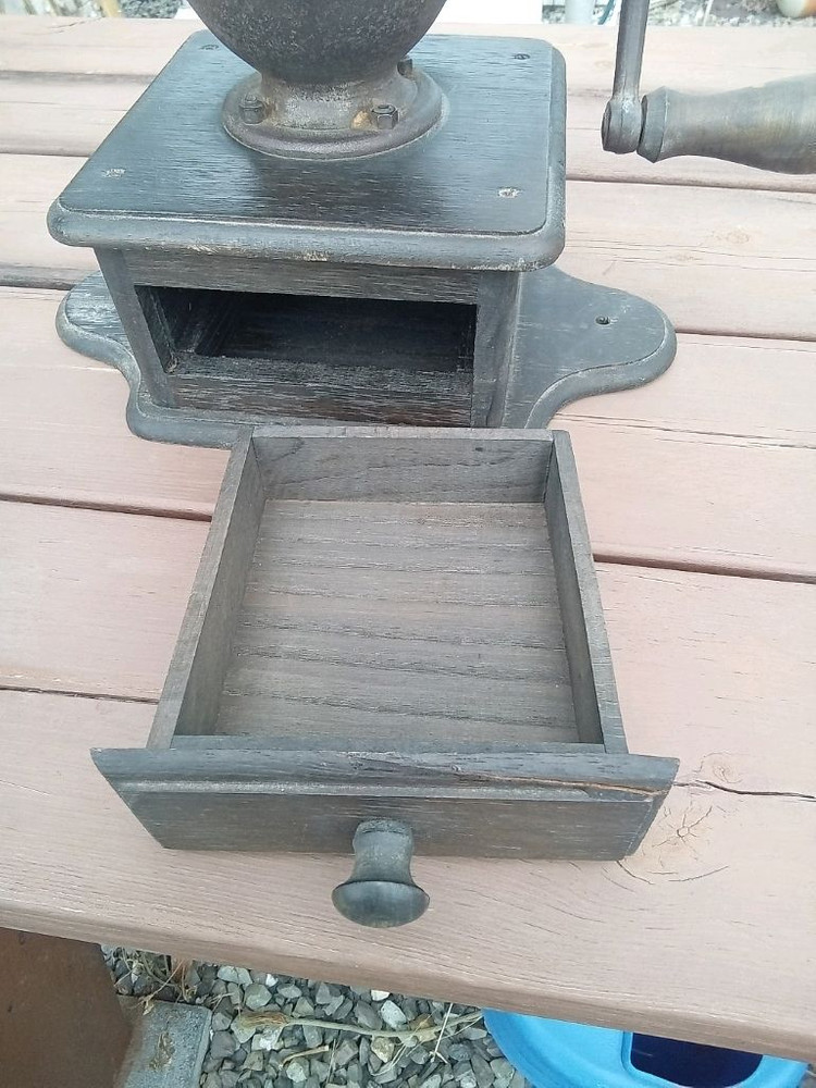 빈티지 커피 그라인더 이미지