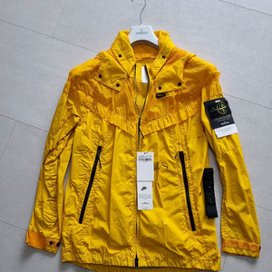 스톤아일랜드 x 나이키 윈드러너