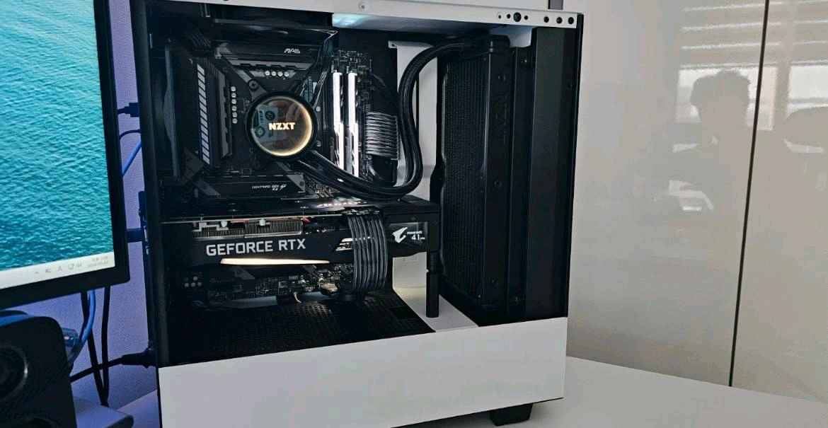 NZXT 화이트 게이밍 PC 본체 (5600x rtx3070)--0