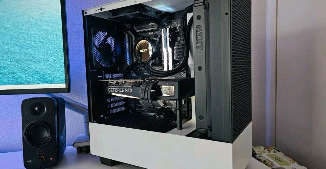 NZXT 화이트 게이밍 PC 본체 (5600x rtx3070)--1