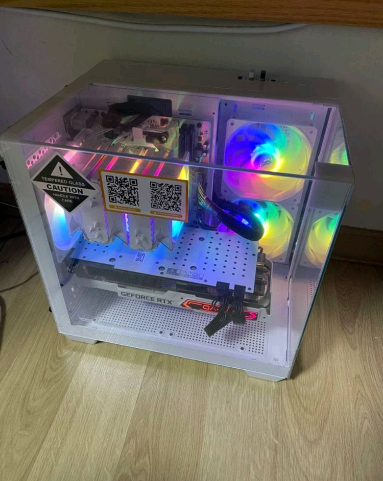 화이트 게이밍pc 본체 컴퓨터 판매합니다--3