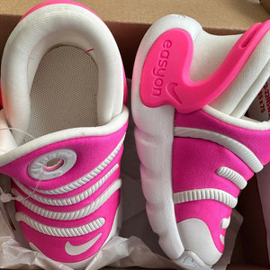 나이키 운동화입니다 사이즈는 5c입니다