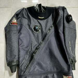 스쿠버다이빙 아쿠아즈 TEC-1000 드라이슈트 이미지