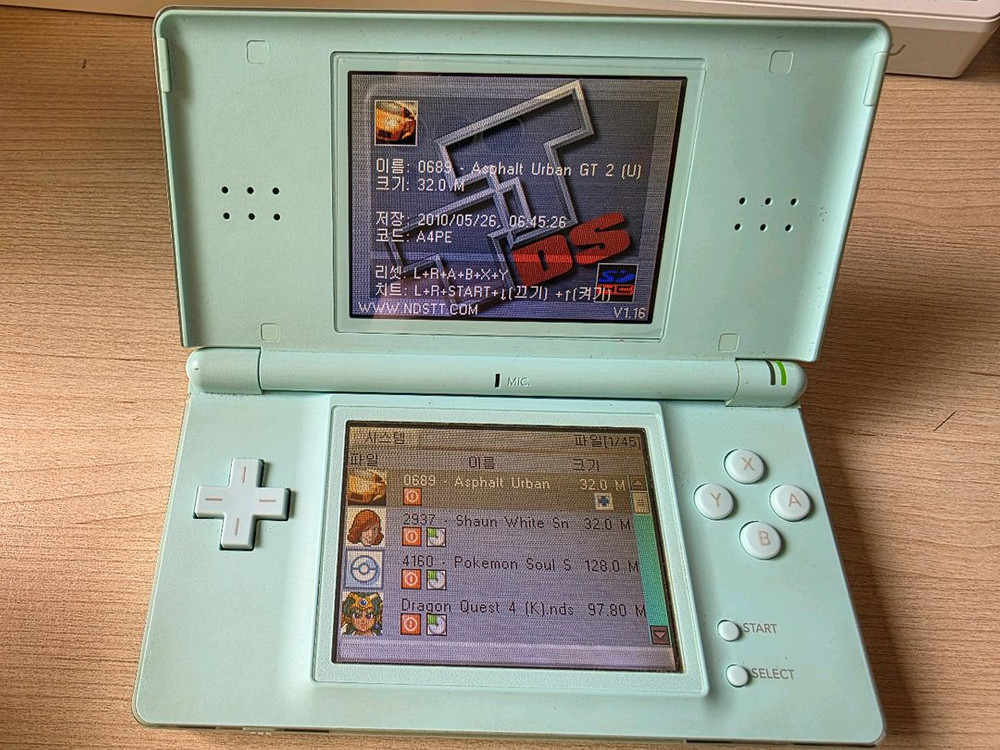 닌텐도ds lite 민트 + tt칩(r4칩)--8