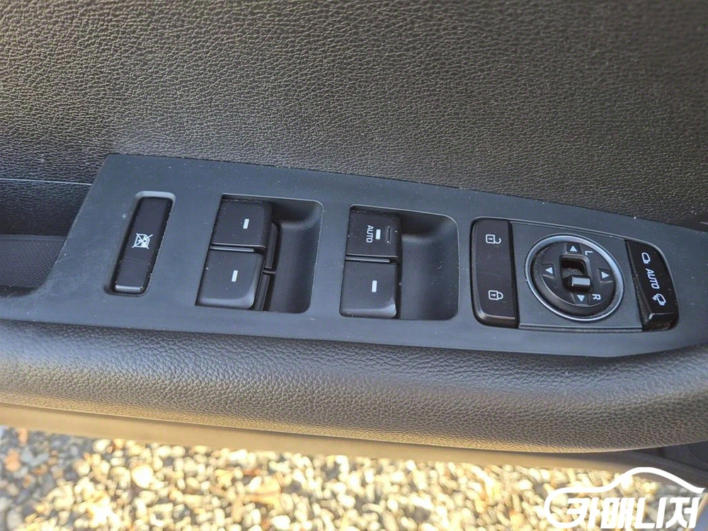 [현대]LF 쏘나타 2.0 스마트 기본형 #3월급매 이미지