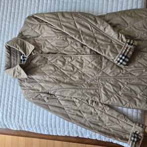 버버리 퀼팅 자켓 xs사이즈 정품
