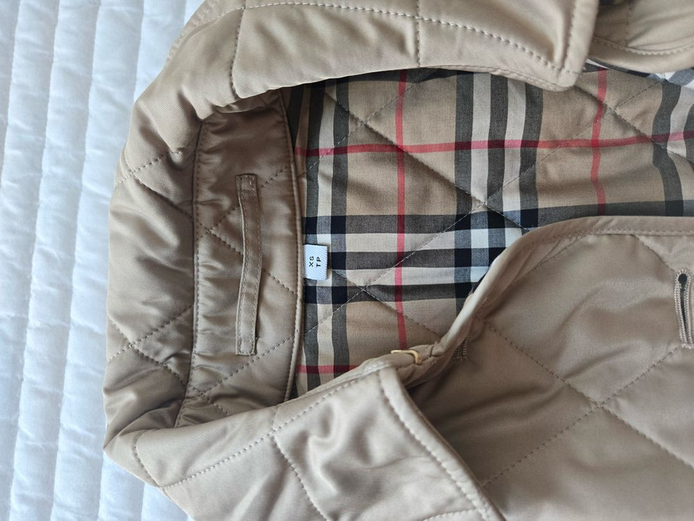 버버리 퀼팅 자켓 xs사이즈 정품--1