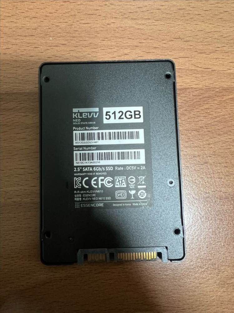 클레브 klevv ssd 512gb 팝니다.--1