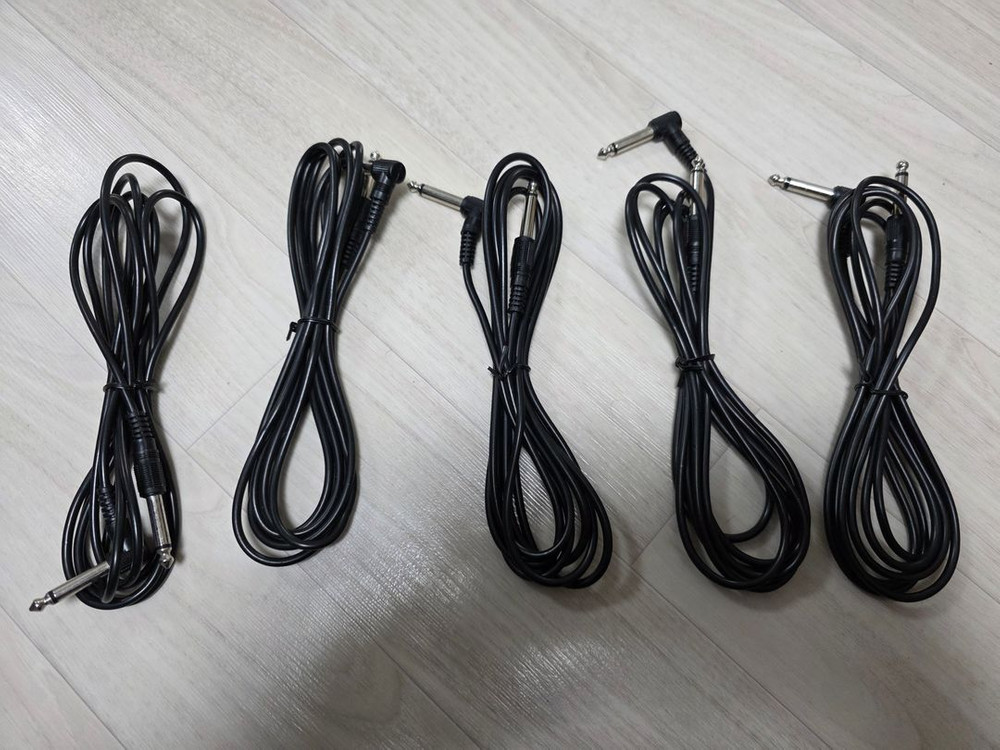 여러가지 용품들(우쿨렐레&기타관련) 일괄 판매합니다. 이미지