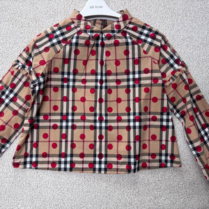 버버리키즈 도트 블라우스 12y (새상품) 구찌펜디프라다몽클봉쁘앙보보쇼즈미니로디니리미떼두두 이미지