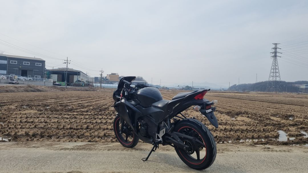 혼다 cbr 125 14년식/3만3천키로수/흑마/급매 이미지