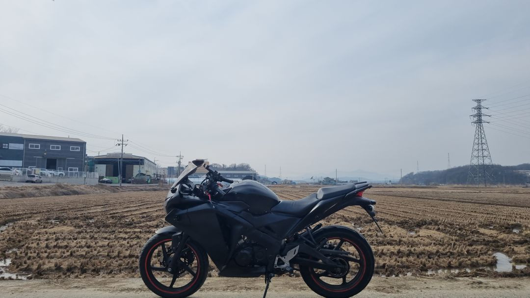 혼다 cbr 125 14년식/3만3천키로수/흑마/급매 이미지