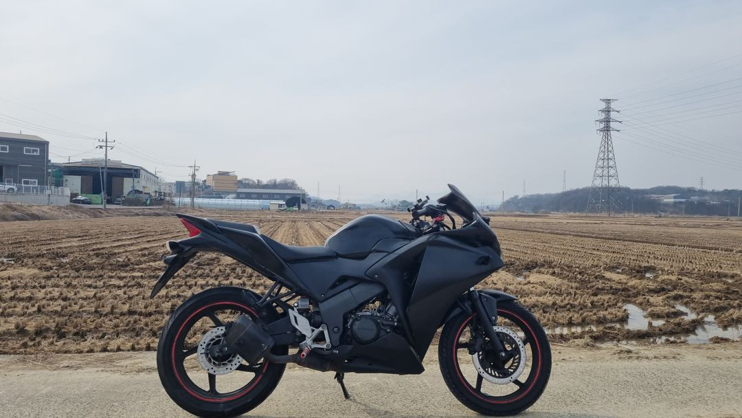 혼다 cbr 125 14년식/3만3천키로수/흑마/급매 이미지