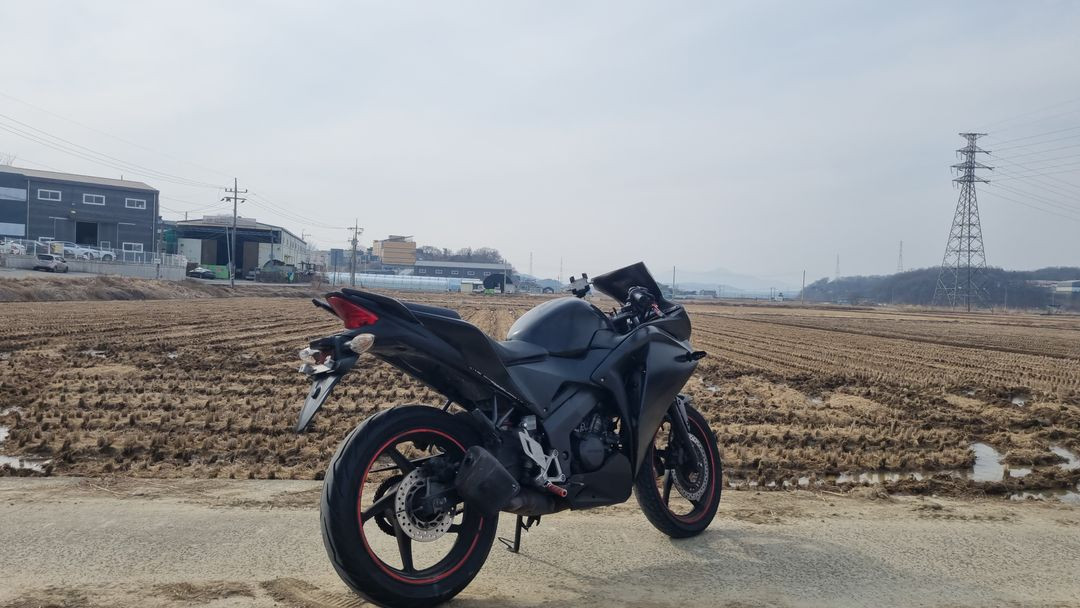 혼다 cbr 125 14년식/3만3천키로수/흑마/급매 이미지