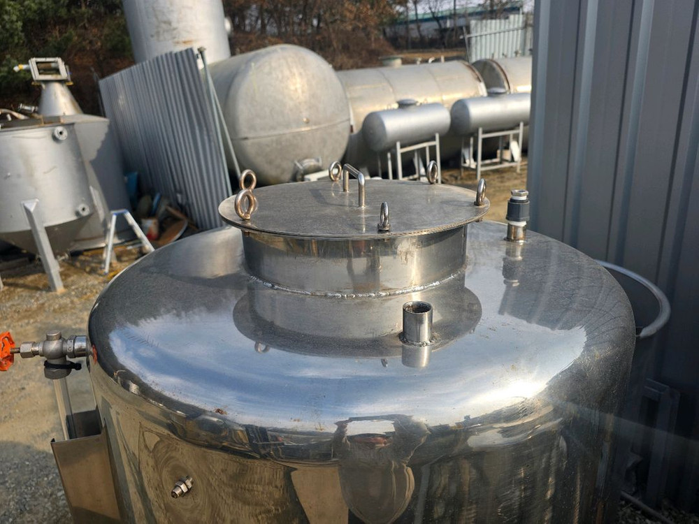 스텐탱크 저장탱크 기름탱크 물탱크 스뎅탱크 800리터 생수탱크 식수탱크 이미지