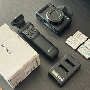 소니 브이로그 카메라 zv1m2 판매합니다.