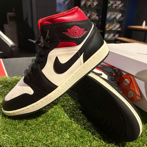 [새상품/w285] 나이키 조던1미드 블랙 짐레드 이미지