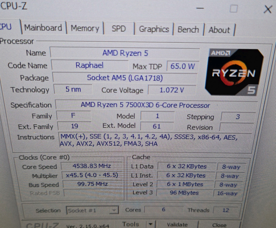 라이젠 7500x3d ddr5 16g 500g 지포스 4070 팔아요 7800x3d 아래 9600x 보다좋아요--3