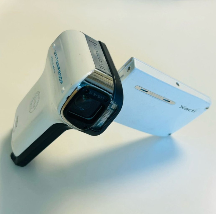 산요작티 Sanyo Xacti CA65 화이트 캠코더 이미지