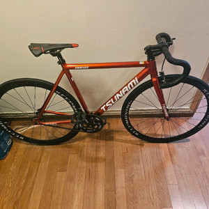 쓰나미 레드와인 이미지