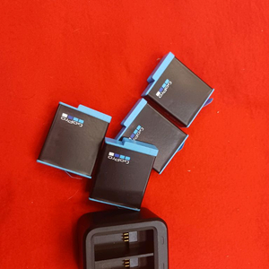 고프로 배터리9 4개 + 듀얼충전기 세트 이미지