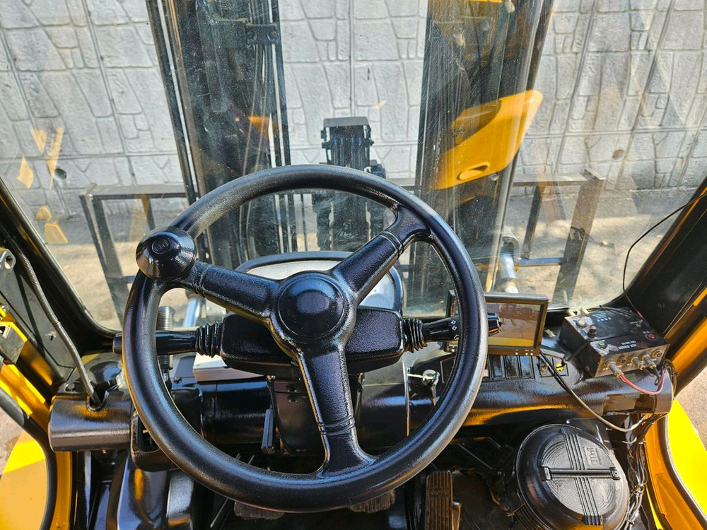 중고지게차 현대 포렉스 45D 디젤 4.5톤 3단 지게차 ( 3단마스트, 편개식자동발, 캐빈, 덧발) 이미지