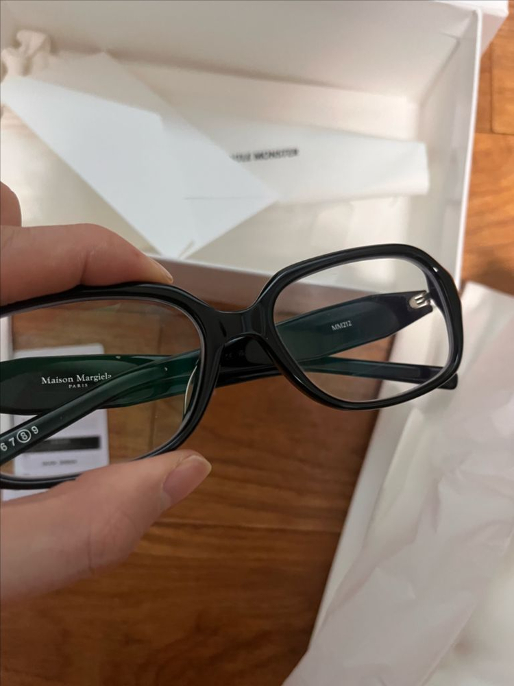 마르지엘라 젠틀몬스터 MM212 블랙 안경 이미지