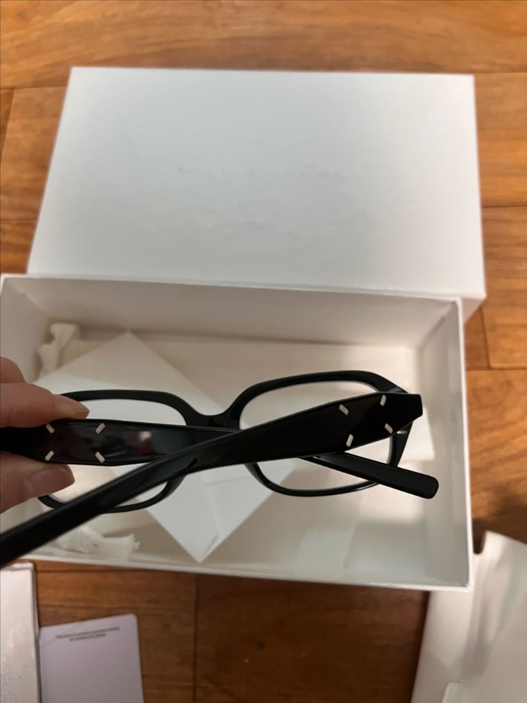 마르지엘라 젠틀몬스터 MM212 블랙 안경 이미지