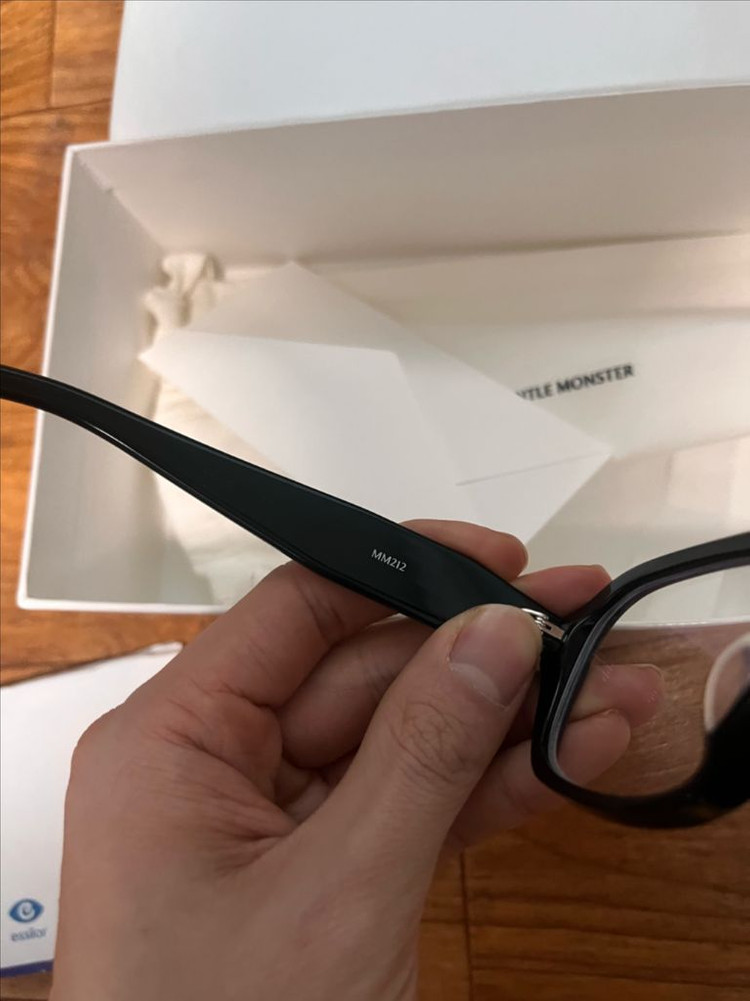 마르지엘라 젠틀몬스터 MM212 블랙 안경 이미지